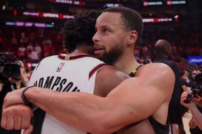 Kaiyun-关于库里回归赛场，赛事规则更新首场状态亮眼，热火观众沸腾！的信息