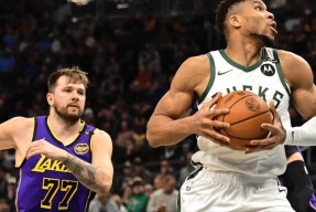 浓眉哥重要时刻出色防守，雄鹿带队取胜！