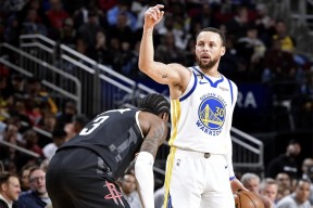 开云体育-库里关键节点战术调整，C9带队取胜！的简单介绍